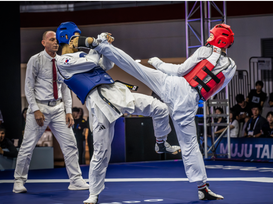 taekwondo training for beginners at dojo